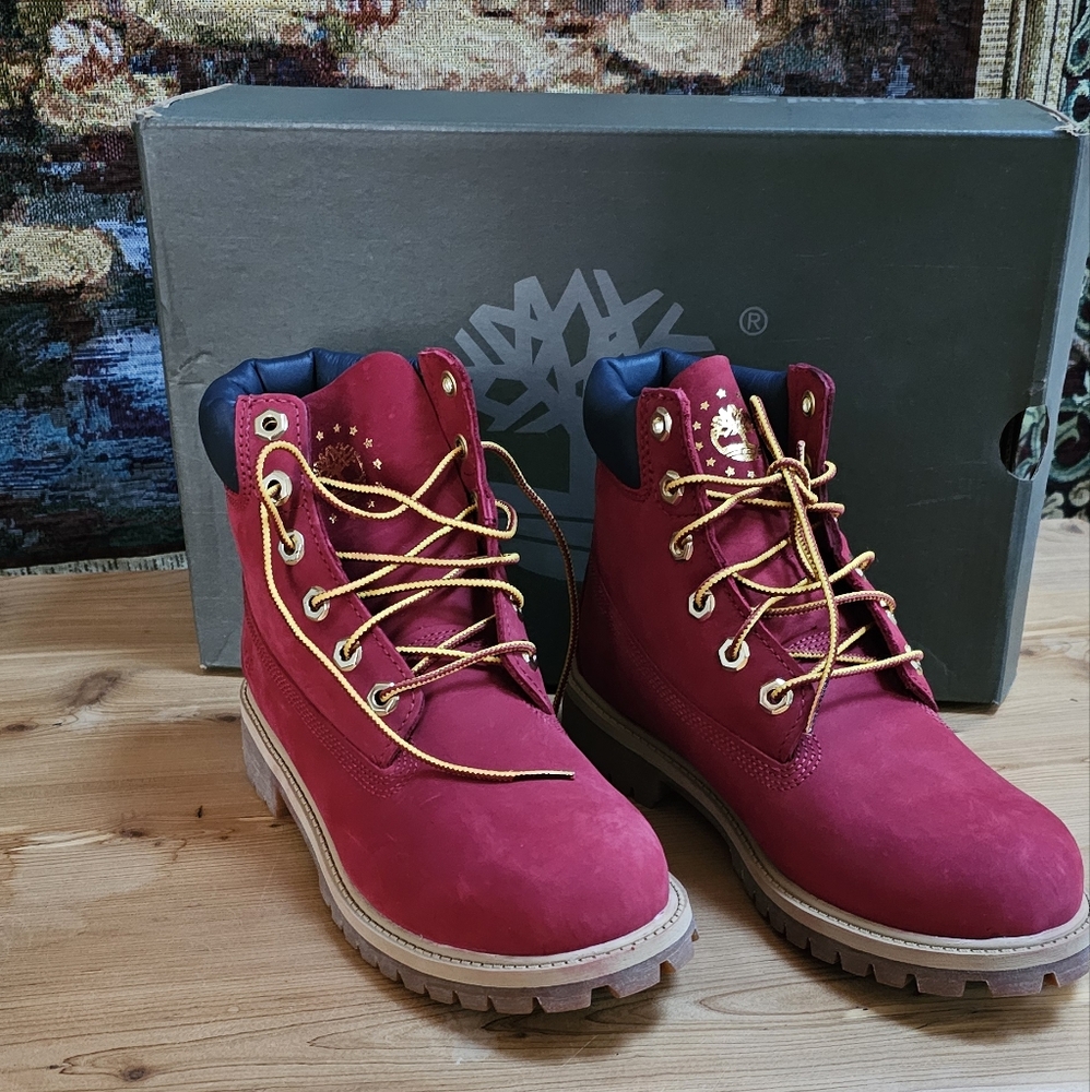 NWOT Timberland Boots in Red. Original Packaging